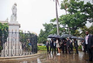 En la Plaza de Armas Cumplimentó Barack Obama primeras actividades oficiales en Cuba
