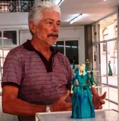 (Des) Vistiendo a Jorge Lozano