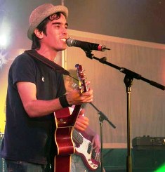 Adrián Berazaín en concierto esta noche