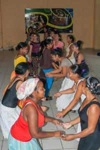Instructores de danza en un taller de superación. Un trabajador en el meandro de la Cultura