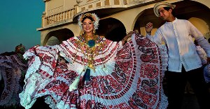 La “pollera”, el traje típico utilizado en celebraciones nacionales y culturales.Foto:destinos.copaair.com danza_panama