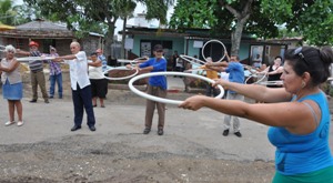 Los profesores de Educación Física y Deportes atienden con particular dedicación a grupos como los de la tercera edad. deporte_camagüey_minas
