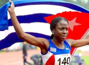 Este sábado Rose Mary Almanza rebajó su cota personal por tercera vez en 2015. Tras registrar el segundo mejor tiempo de la temporada, la chica de la doble vuelta al óvalo se confirma como una de las principales esperanzas de Camagüey en los Panamericanos de Toronto. La “realeza” camagüeyana a la conquista de Toronto