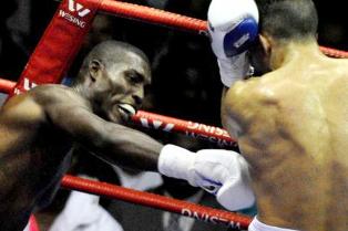 El camagüeyano Julio César La Cruz, tricampeón mundial de boxeo Boxeadores cubanos en la cima de encuesta de Prensa Latina