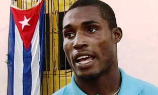 Julio César La Cruz, tricampeón mundial de boxeo Recibió Camagüey a sus mejores boxeadores