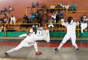 Fencing is included among the disciplines that could contribute to the aspirations of the school games; last year, this sport was placed in this category. Photo: Adriel Bosch Cascaret/ Venceremos newspaper. Fencing is included among the disciplines that could contribute to the aspirations of the school games; last year, this sport was placed in this category. Photo: Adriel Bosch Cascaret/ Venceremos newspaper.
