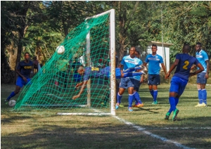 De cabeza, el “Dago” Quesada anotó el único gol contra La Habana, su tercero del campeonato. La lista de nuestros artilleros está liderada por el “capitán” Armando Coroneaux (cinco perforaciones); también archivan sonrisas Liván Pérez (4), Duxney Espinosa (3), Adonis Ramos (2), Ángel Horta (2) y Yaidel Romero (1). camagüey _fútbol