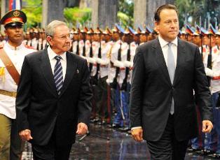 Foto: Roberto Morejón Rodríguez (AIN) Presidente cubano recibe a su homólogo de Panamá