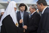 Con un abrazo cordial despide Raúl a su Santidad Kirill 