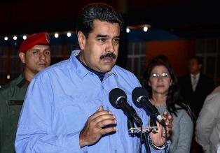 Nicolás Maduro, presidente de la República Bolivariana de Venezuela, ofrece declaraciones a la prensa a su arribo al Aeropuerto Internacional José Martí, en La Habana. Presidente Nicolás Maduro en Cuba