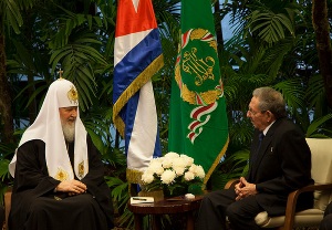 Foto:Tomada de ACN  Realiza visita de cortesía a Raúl el Patriarca Kirill