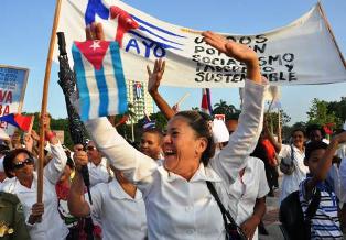 Un tanto más, a la luz de los acuerdos del Séptimo Congreso del Partido Comunista, que augura mejoras substanciales para el pueblo cubano. Cuba: razones para la fiesta del Primero de Mayo