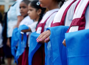 Pañoletas azules para homenajear al Che Guevara
