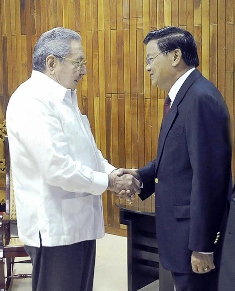 Recibió Raúl Castro a Viceprimer Ministro de Lao