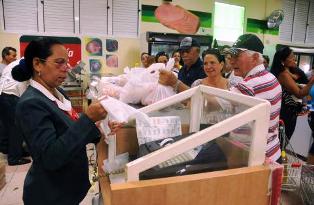 Aclaran dudas sobre modificaciones a precios en CUC (+ Fotos, Infografía y Listado de Precios)