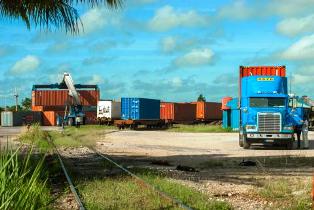 Eficaz sistema automatizado de gestión en base de transcontenedores