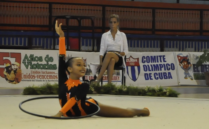 Hasta el domingo, la gimnasia rítmica tendrá por sede el Palacio de los Deportes Rafael Fortún. Allí, el buen gusto ha sido la nota. Para Camagüey las pruebas individuales cerraron con un segundo puesto por provincias. Foto: Otilio Rivero Delgado Juegos Escolares: Camagüey, entre la desinformación y el esfuerzo