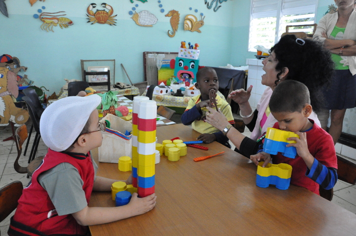 Foto: Adelante Dedican a Fidel Castro Encuentro Internacional de Educación inicial