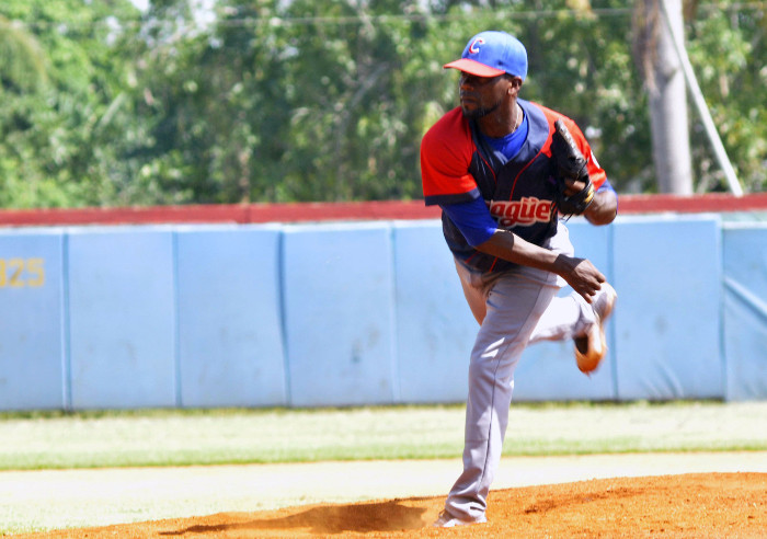 Vicyohandri Odelín volverá a ser uno de los pilares del staff. A las puertas de su serie número veinte, el más experimentado de los lanzadores camagüeyanos asegura sentirse bien y listo para la función que le asignen. Foto: Otilio Rivero Delgado 56ª Serie Nacional: Camagüey ya tiene nombre propio