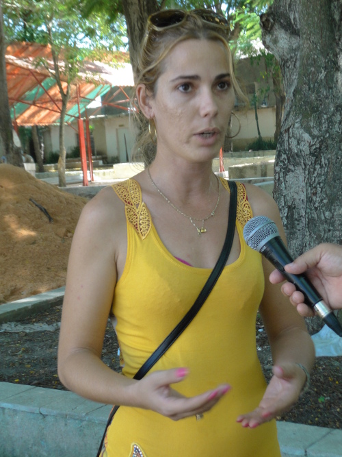 La directora agregó que trabajan en conjunto con empresas como ETECSA y COPEXTEL.Foto: Orlando Seguí Aguilar. 