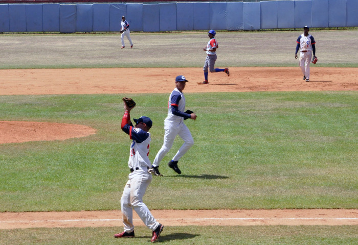 Foto: Otilio Rivero Delgado, del tope de Camagüey contra Ciego de Ávila Camagüey con viento en popa en béisbol cubano