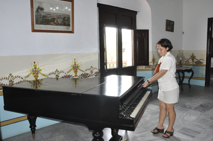 Restauran piano de  Amalia Simoni