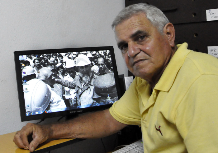 Otilio es un consagrado al lente. Foto: Enrique Atiénzar Rivero/Adelante La imagen de Fidel en el lente de Otilio