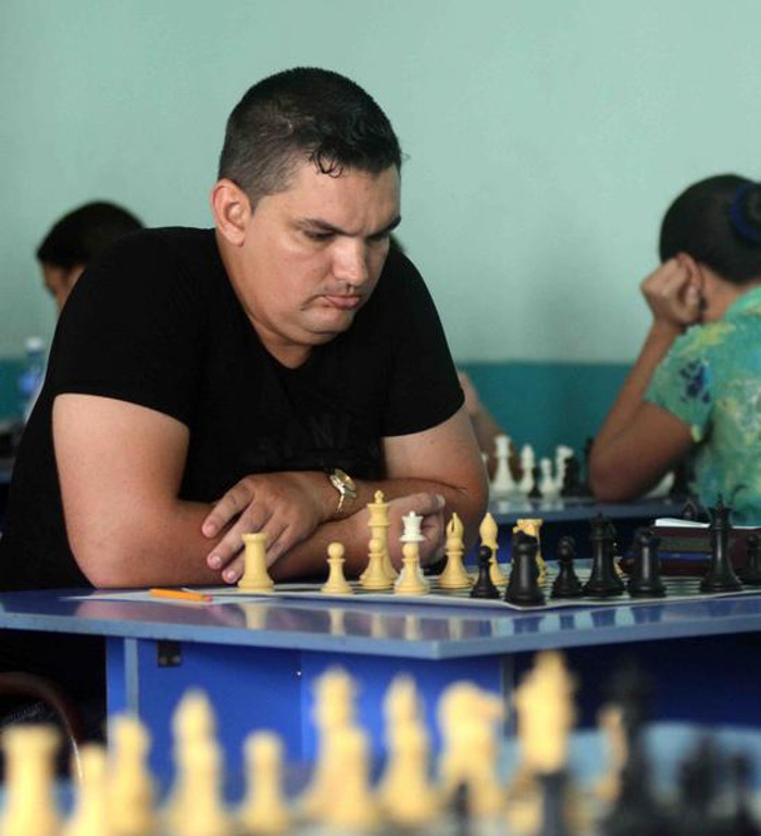 Foto: Trebejista en las competiciones del Torneo Nacional de Ajedrez Migoya in Memoriam, en la Academia José Raúl Capablanca,  Rodolfo Blanco Cué (ACN)