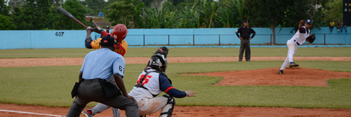 Duelo Matanzas-Holguín acapara la atención en béisbol cubano