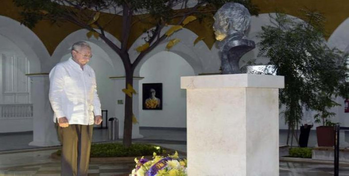 Raul Castro pays tribute to Gabriel Garcia Marquez