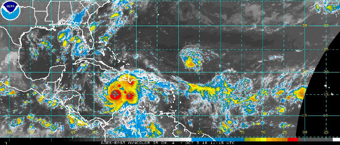 Durante las últimas horas Matthew ha mantenido poco cambio en su organización, disminuyendo ligeramente su intensidad, con vientos máximos sostenidos ahora de 215 kilómetro por hora, con rachas superiores, por lo que continua como un intenso huracán categoría cuatro en la escala Saffir-Simpson, de un máximo de cinco. Su presión mínima central continua siendo de 943 hectoPascal. Mapa del Instituto de Meteorología Fase de Alarma Ciclónica para Camagüey y todo el oriente cubano
