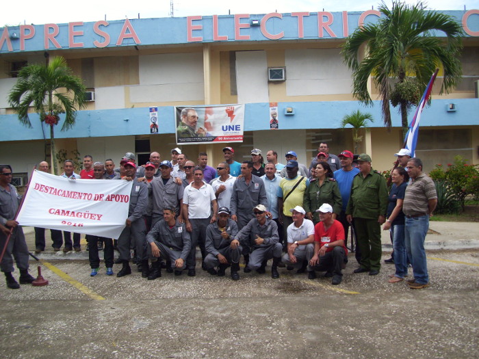 Contingente de eléctricos camagüeyanos hacia Guantánamo
