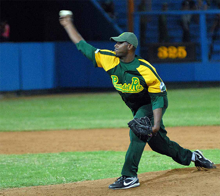 Erlys Casanova será uno de los principales abridores de Camagüey durante el segmento de 45 juegos a punto de comenzar. Foto: tomada de juventudrebelde.cu Serie 56 de Béisbol: en los refuerzos... solo el tiempo dirá