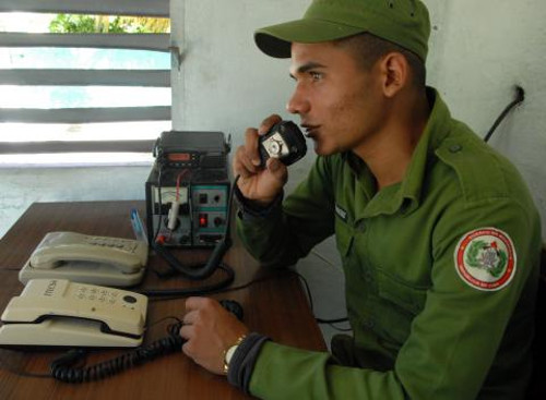  A sus 19 años Ángel David Palacios tiene claro que pertenecer a la Brigada de Rescate y Salvamento, una vez pasado el curso de seis meses en La Habana, le cambiará la vida. 