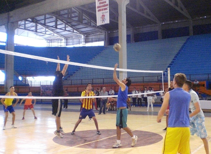 Foto: Alexei Nápoles González/Colaborador Con la malla alta por el Día de la Cultura Física