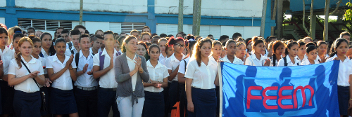  Estudiantes de la Enseñanza Media :46 años siempre cuesta arriba 