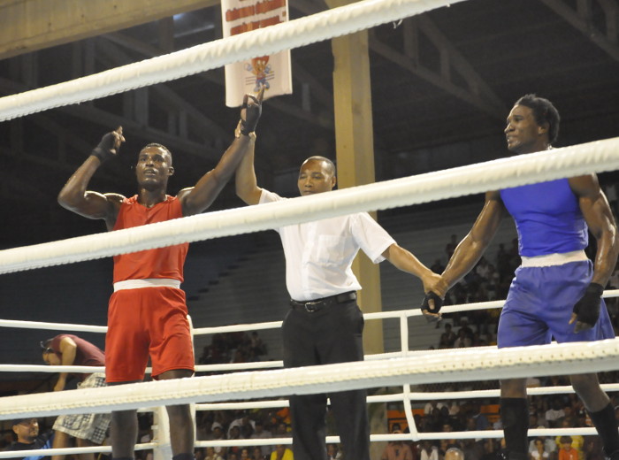 Julio César La Cruz volvió a convertirse en el mejor atleta de Camagüey al concluir el año; esta vez, el reconocimiento le llegó de la mano de su título olímpico en Río de Janeiro.Foto:Otilio Rivero Delgado/Adelante/Archivo Deportes: de Camagüey, los mejores del 2016