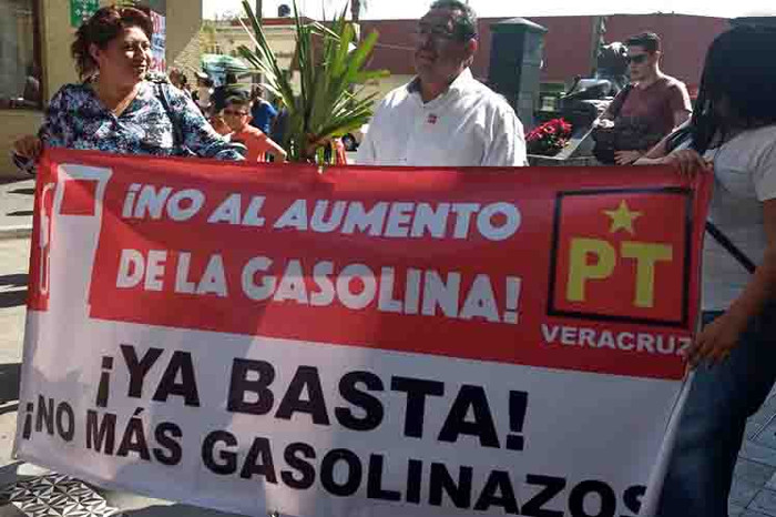 Foto: Tomada de Prensa Latina Partido del Trabajo de México llama a movilizaciones pacíficas contra el gasolinazo