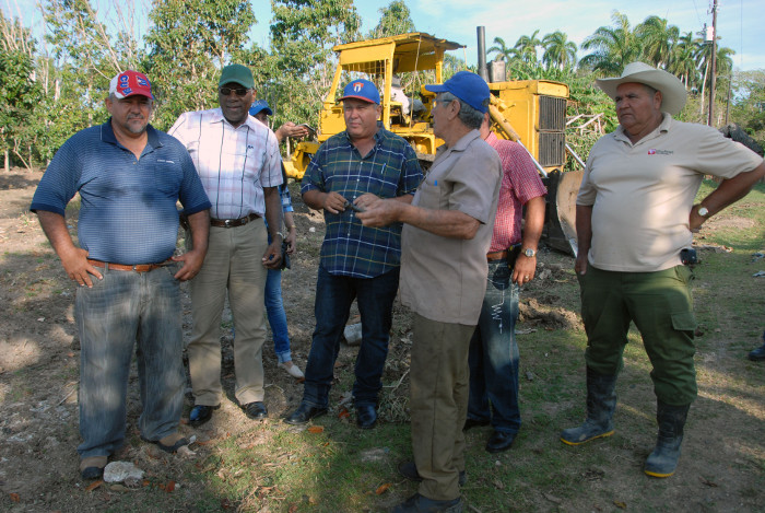 Fotos: Otilio Rivero Delgado/ Adelante Salvador  Valdés Mesa por sitios de la economía camagüeyana