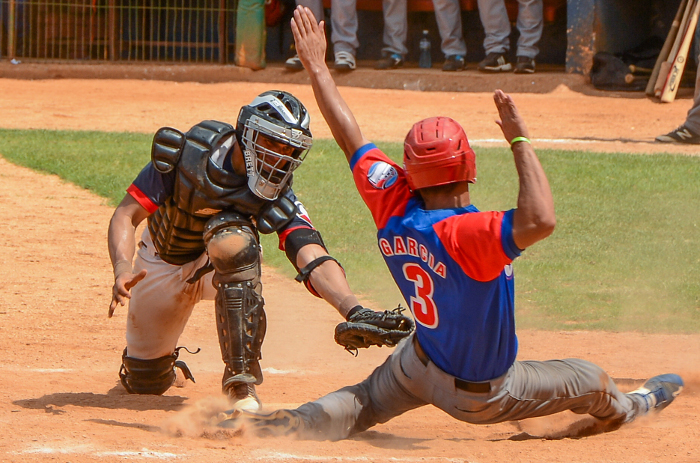 La defensa será uno de los asuntos que más cuidado demandará por parte de la dirección del equipo. Varios partidos se “escaparon” por esa causa durante los campeonatos precedentes. Foto: Leandro Pérez Pérez