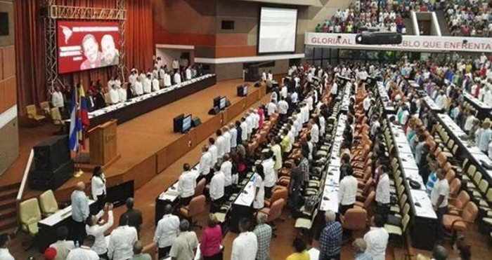 Foto: Tomada de www.cubadebate,cu Acto solidario con Venezuela presiden Raúl Castro y Nicolás Maduro