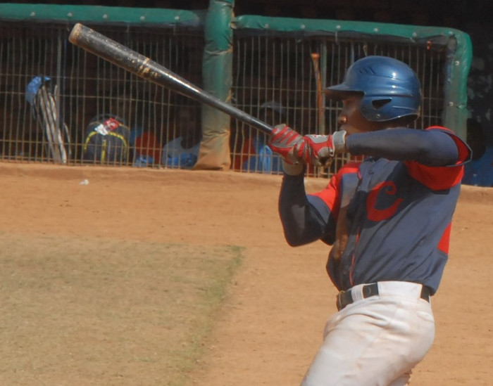 Leonel Moas ha ganado seguridad en el cajón de bateo. Su aporte en segunda mitad de la alineación es tan necesario como el que sean capaces de brindar los hombres de los primeros turnos.Foto: Otilio Rivero Delgado/ Adelante Sub 23: Buenas notas en el comienzo