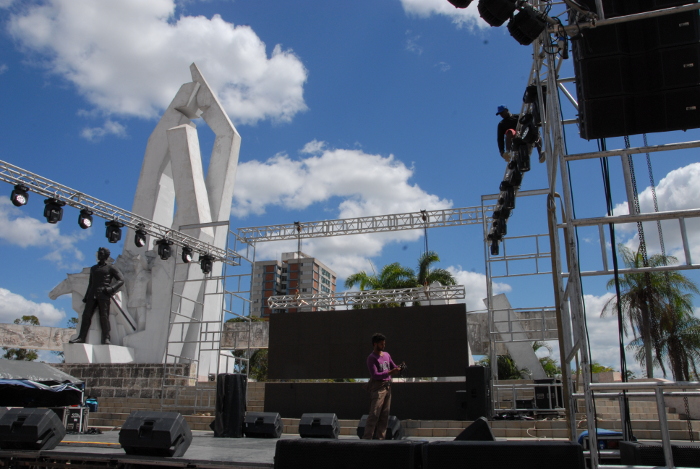 Foto: Otilio Rivero Delgado/ Adelante Todo listo para el concierto de Moncada, Casabe y Buena Fe