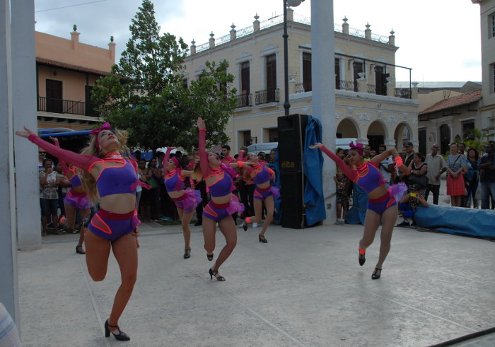 Fotos: Otilio Rivero Delgado/Adelante Nataly y su Latino Show