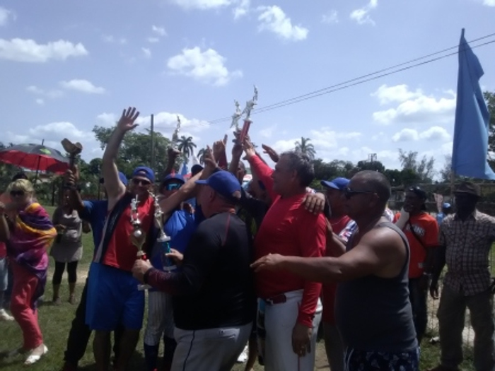 Foto: Del Autor Concluye 3ra. Copa de Softbol Gabriel Mola in Memoriam