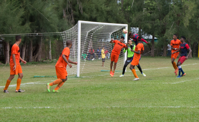 Fotos: Félix Anazco Ramos/ Adelante Miuras ganan y marchan segundos en la Liga