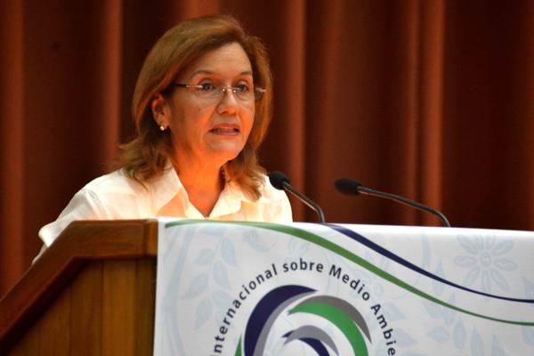 Elba Rosa Pérez Montoya, Ministra de Ciencia, Tecnología y Medio Ambiente, en la apertura de la XI Convención Internacional Sobre Medio Ambiente y Desarrollo, en el Palacio de Convenciones de La Habana. Foto: Modesto Gutiérrez Cabo/ACN Especial atención al cuidado del medio ambiente en Cuba