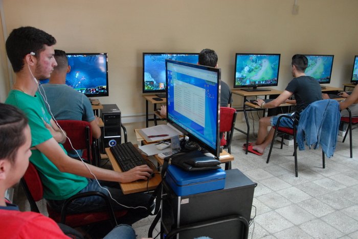 Los cursos incluirán temáticas relacionadas con Informática, Contabilidad, Idiomas, Construcción, Agricultura, Elaboración de alimentos y Peluquería de Estilo. Foto: Otilio Rivero Delgado/ Archivo