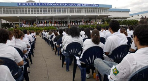 Foto: Tomada de cubadebate.cu Cuba gradúa 170 médicos estadounidenses
