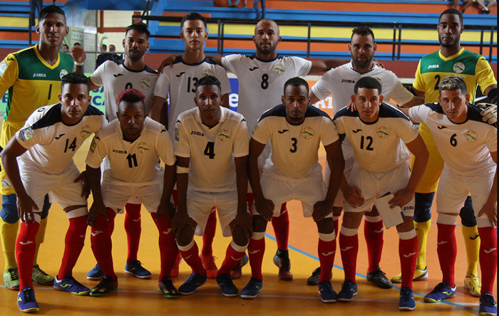 Con el número 11, delante, Dago. Foto: Tomada de www.concacaf.com Cuba derrota a México con gol de Dago Quesada